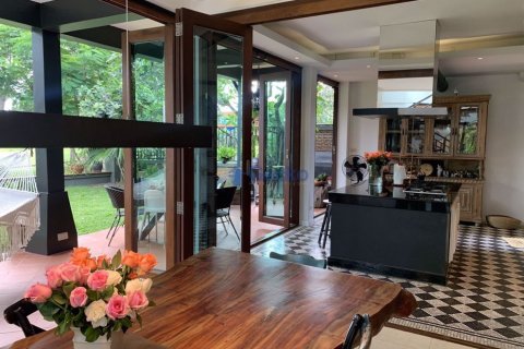 House in Pattaya, Thailand 5 bedrooms № 196890 - photo 8