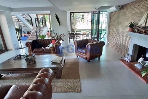 House in Pattaya, Thailand 5 bedrooms № 196890 - photo 4