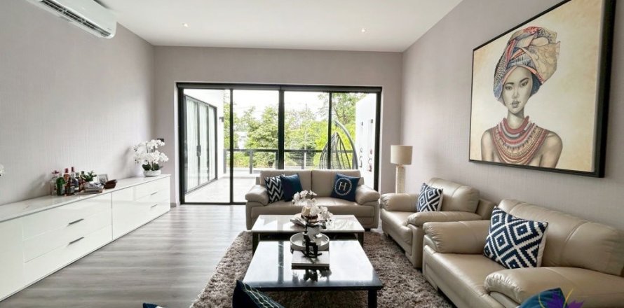 Villa in Chiang Mai, Thailand 4 bedrooms № 162667