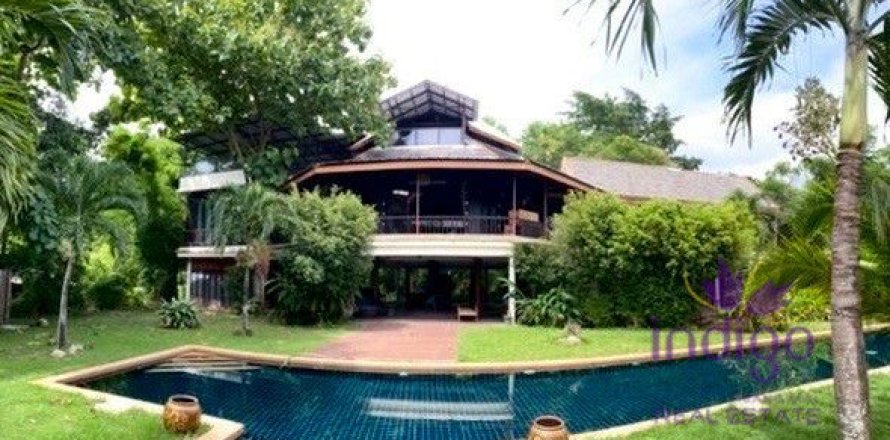 Villa à Chiang Mai, Thaïlande 4 chambres № 162670