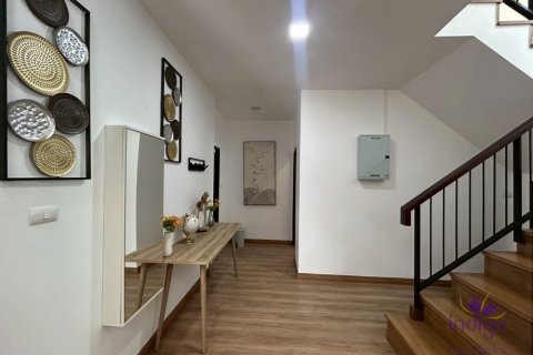 Villa in Chiang Mai, Thailand 4 bedrooms № 162666 - photo 18