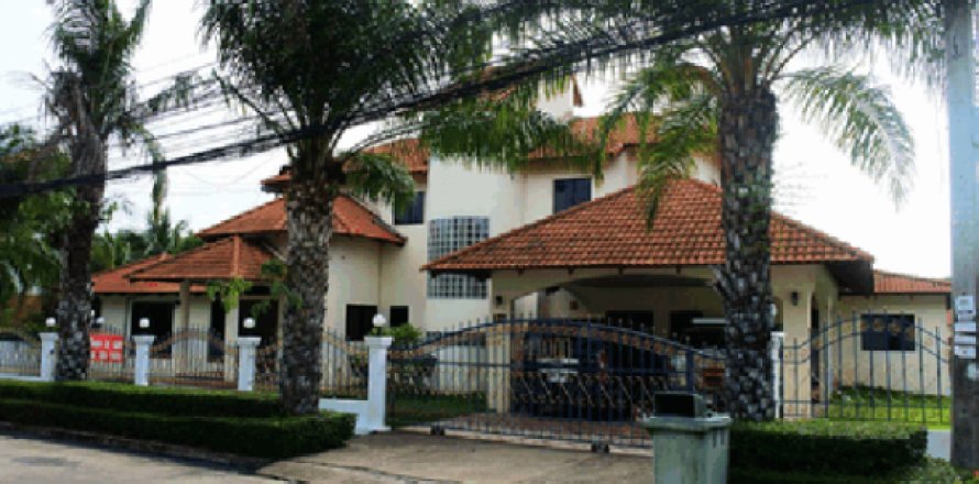 House in Pattaya, Thailand 5 bedrooms № 193442