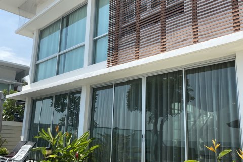 Villa in Cha-am, Thailand 4 bedrooms № 154258 - photo 1