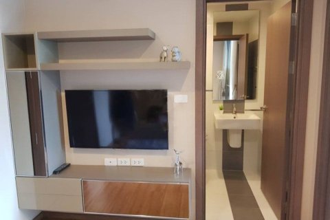 Студия в кондо в Ваттхане, Бангкок, Таиланд № 154255 - фото 4