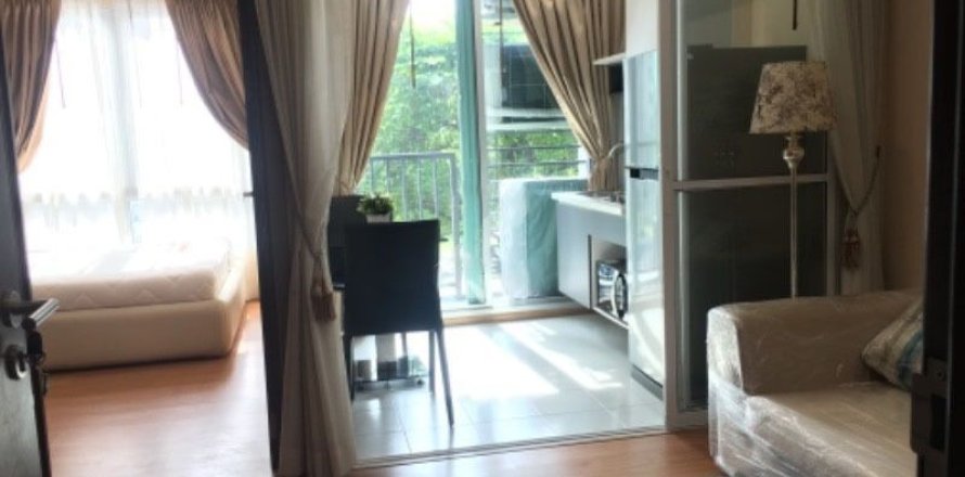 Студия в кондо в Ваттхане, Бангкок, Таиланд № 154255