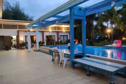 Дом в Убонратчатхани, Таиланд с 7 спальнями  № 154259 - фото 12