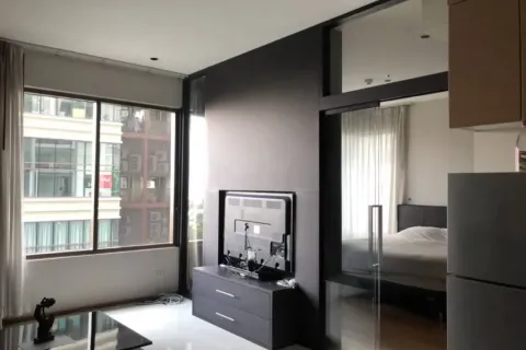 Студия в кондо в Клонг Тоэй, Бангкок, Таиланд № 154260 - фото 2