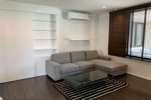 Condo in Sathon, Bangkok, Thailand, 2 bedrooms  № 143192 - photo 3