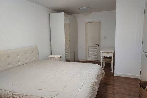 Condo in Bangkok, Thailand, 1 bedroom  № 143189 - photo 2