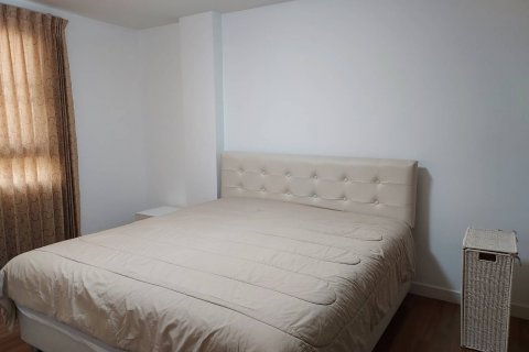 Condo in Bangkok, Thailand, 1 bedroom  № 143189 - photo 1