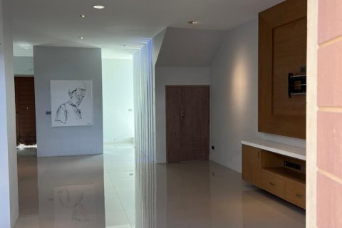 House in Phuket, Thailand 3 bedrooms № 135669 - photo 26
