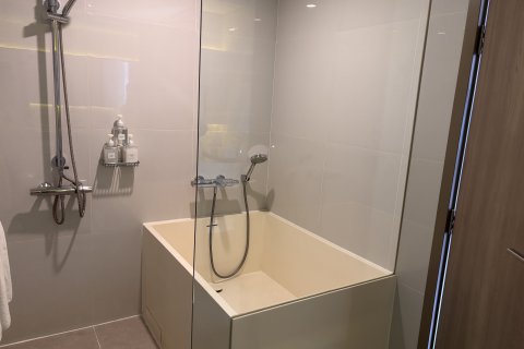 Condo in Phra Khanong, Bangkok, Thailand, 2 bedrooms № 136031 - photo 4