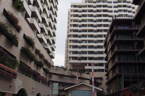 Studio in the Condo in Khlong Toei, Bangkok, Thailand  № 136026 - photo 9