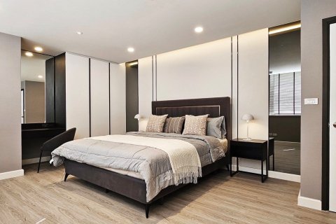 Кондоминиум с 3 спальнями в Клонг Тоэй, Бангкок, Таиланд № 163093 - фото 2