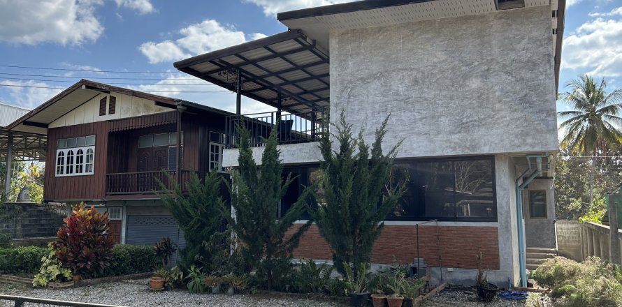 House in Phetchabun, Thailand 10 bedrooms № 163099