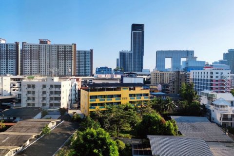 Кондоминиум с 2 спальнями в Чатучаке, Бангкок, Таиланд № 141033 - фото 4