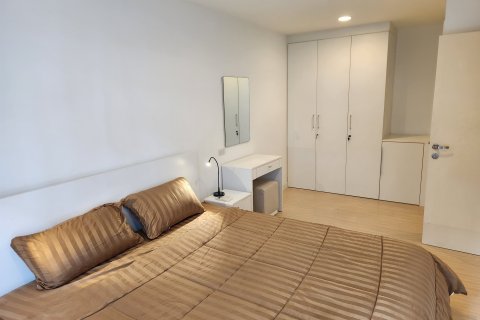 Кондоминиум с 2 спальнями в Пхракханонге, Бангкок, Таиланд № 137819 - фото 3