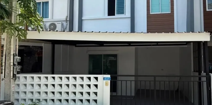 Adosado de 3 dormitorios en Pattaya, Tailandia № 211059
