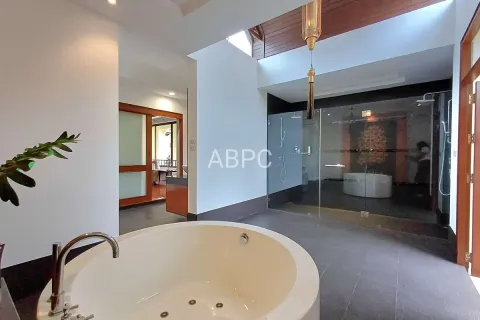 Casa de 5 dormitorios en Pattaya, Tailandia № 211060 - foto 6