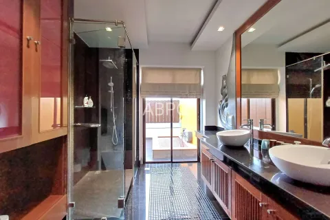 Casa de 5 dormitorios en Pattaya, Tailandia № 211060 - foto 4