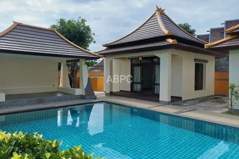 Casa de 5 dormitorios en Pattaya, Tailandia № 211060 - foto 14