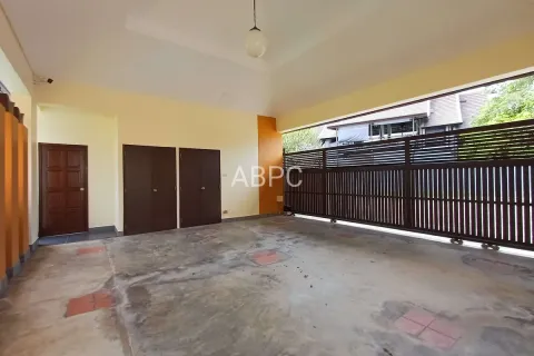 Casa de 5 dormitorios en Pattaya, Tailandia № 211060 - foto 18