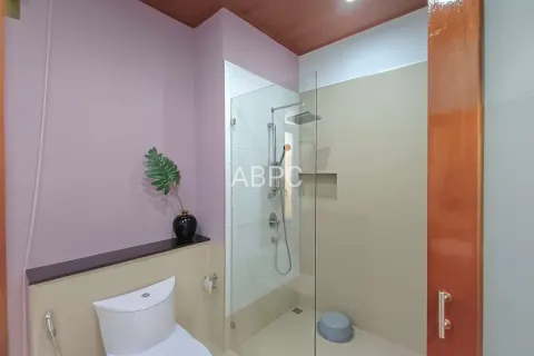 Casa de 5 dormitorios en Pattaya, Tailandia № 211061 - foto 7