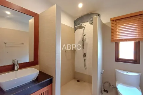 Casa de 5 dormitorios en Pattaya, Tailandia № 211061 - foto 5