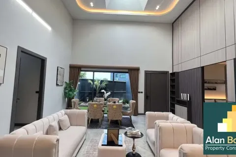Casa de 3 dormitorios en Pattaya, Tailandia № 211058 - foto 3