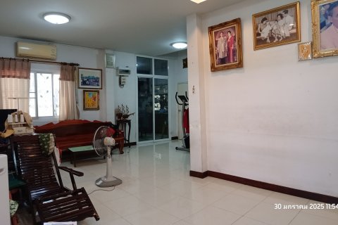 House in Thawi Watthana, Bangkok, Thailand 4 bedrooms № 141505 - photo 10