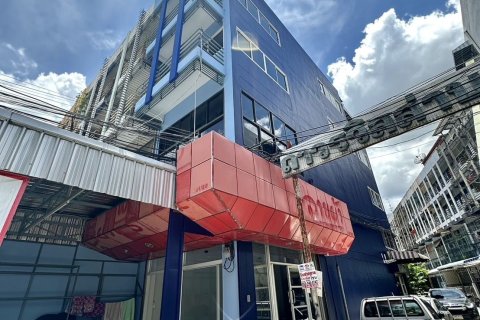 Duplex in Bang Khen, Bangkok, Thailand 6 bedrooms № 169275