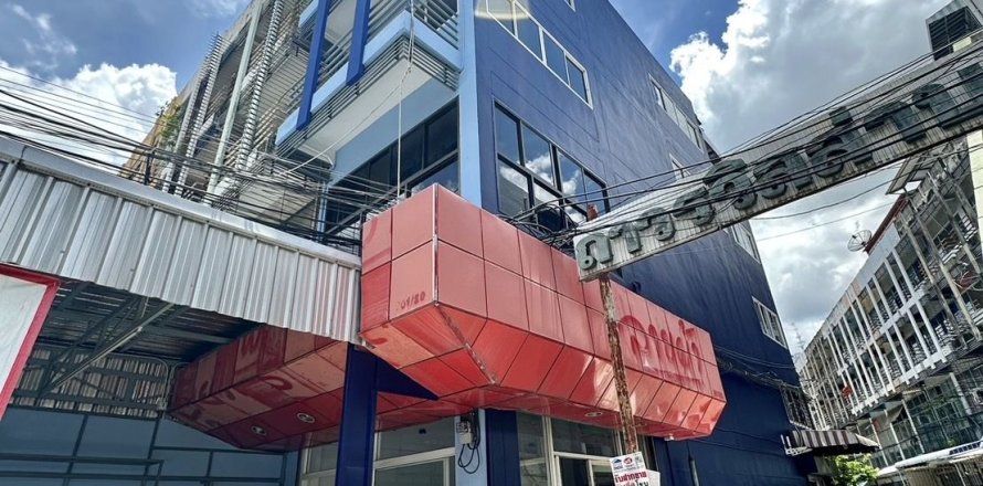 Duplex in Bang Khen, Bangkok, Thailand 6 bedrooms № 169275