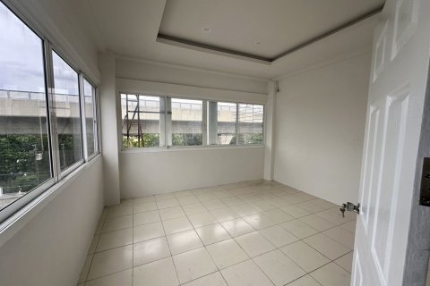 Duplex in Bang Khen, Bangkok, Thailand 6 bedrooms № 169275 - photo 9