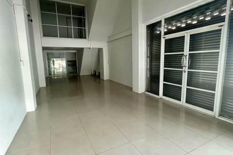 Duplex in Bang Khen, Bangkok, Thailand 6 bedrooms № 169275 - photo 5