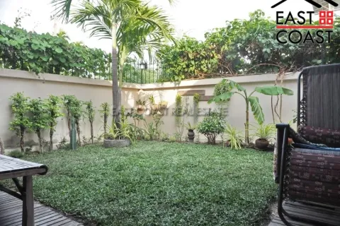 Casa de 2 dormitorios en Pattaya, Tailandia № 213631 - foto 12
