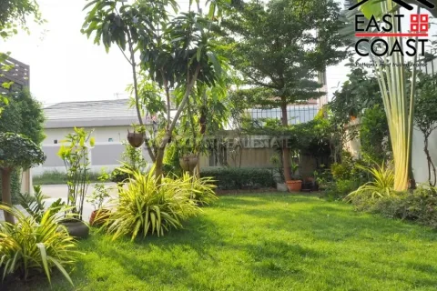 Casa de 2 dormitorios en Pattaya, Tailandia № 213631 - foto 4