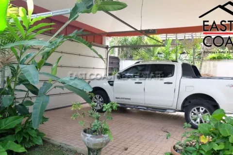 Casa de 3 dormitorios en Pattaya, Tailandia № 213627 - foto 4
