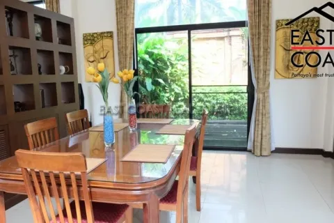 Casa de 3 dormitorios en Pattaya, Tailandia № 213627 - foto 11
