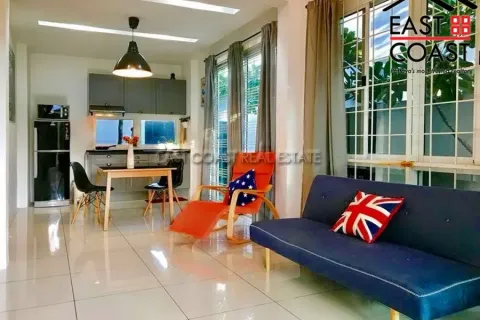 Casa de 3 dormitorios en Pattaya, Tailandia № 213628 - foto 3