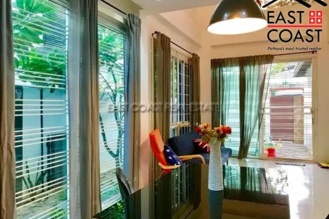 Casa de 3 dormitorios en Pattaya, Tailandia № 213628 - foto 4