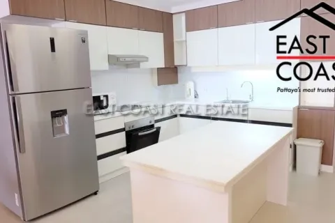 Condominio de 3 dormitorios en Pattaya, Tailandia № 213633 - foto 2