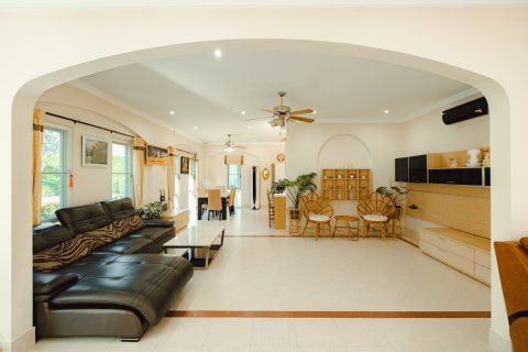 Villa in Hang Dong, Thailand 7 bedrooms № 149866 - photo 7