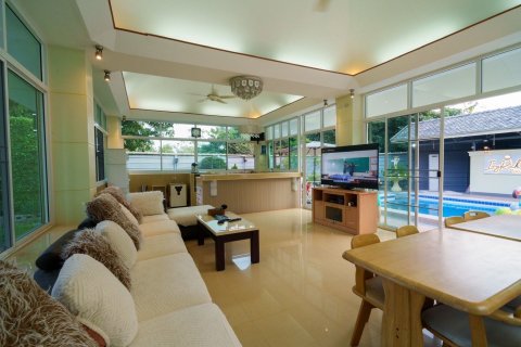 Villa in Hang Dong, Thailand 7 bedrooms № 149866 - photo 12