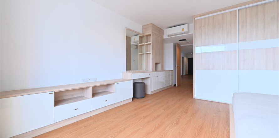 Condo in Bangkok, Thailand, 2 bedrooms № 184372