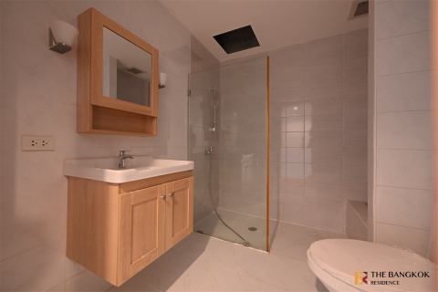 Condo in Bangkok, Thailand, 2 bedrooms № 184372 - photo 9