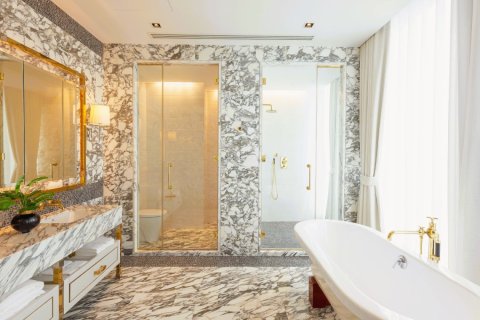 Condo in Bangkok, Thailand, 3 bedrooms  № 180882 - photo 12