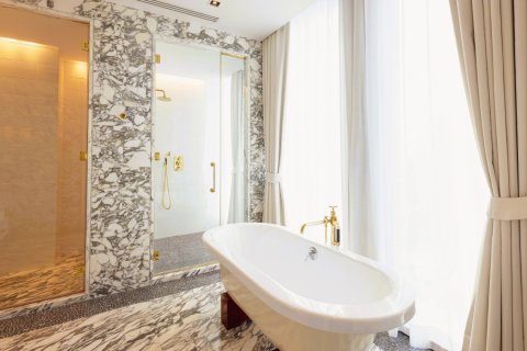Condo in Bangkok, Thailand, 3 bedrooms  № 180882 - photo 11