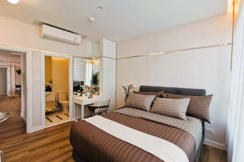Condo in Bangkok, Thailand, 3 bedrooms  № 180880 - photo 6