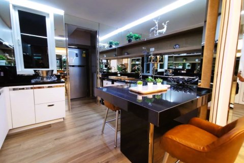 Condo in Bangkok, Thailand, 3 bedrooms  № 180880 - photo 3