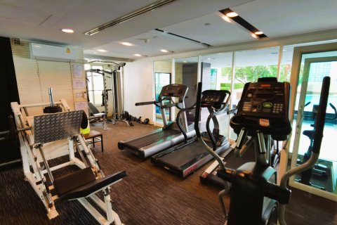 Condo in Bangkok, Thailand, 3 bedrooms  № 180880 - photo 17